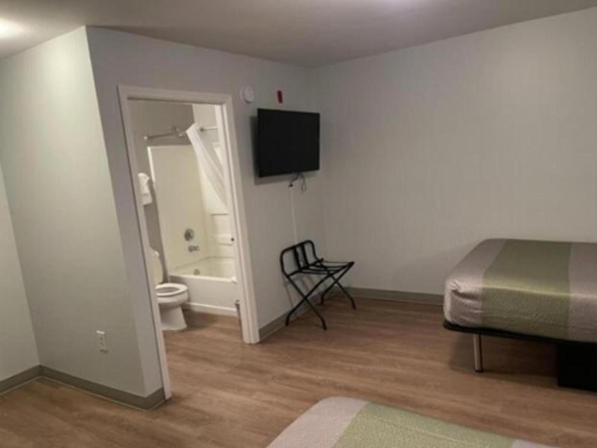 Motel 6-Richmond, Va - I-64 West Генрайко Екстер'єр фото