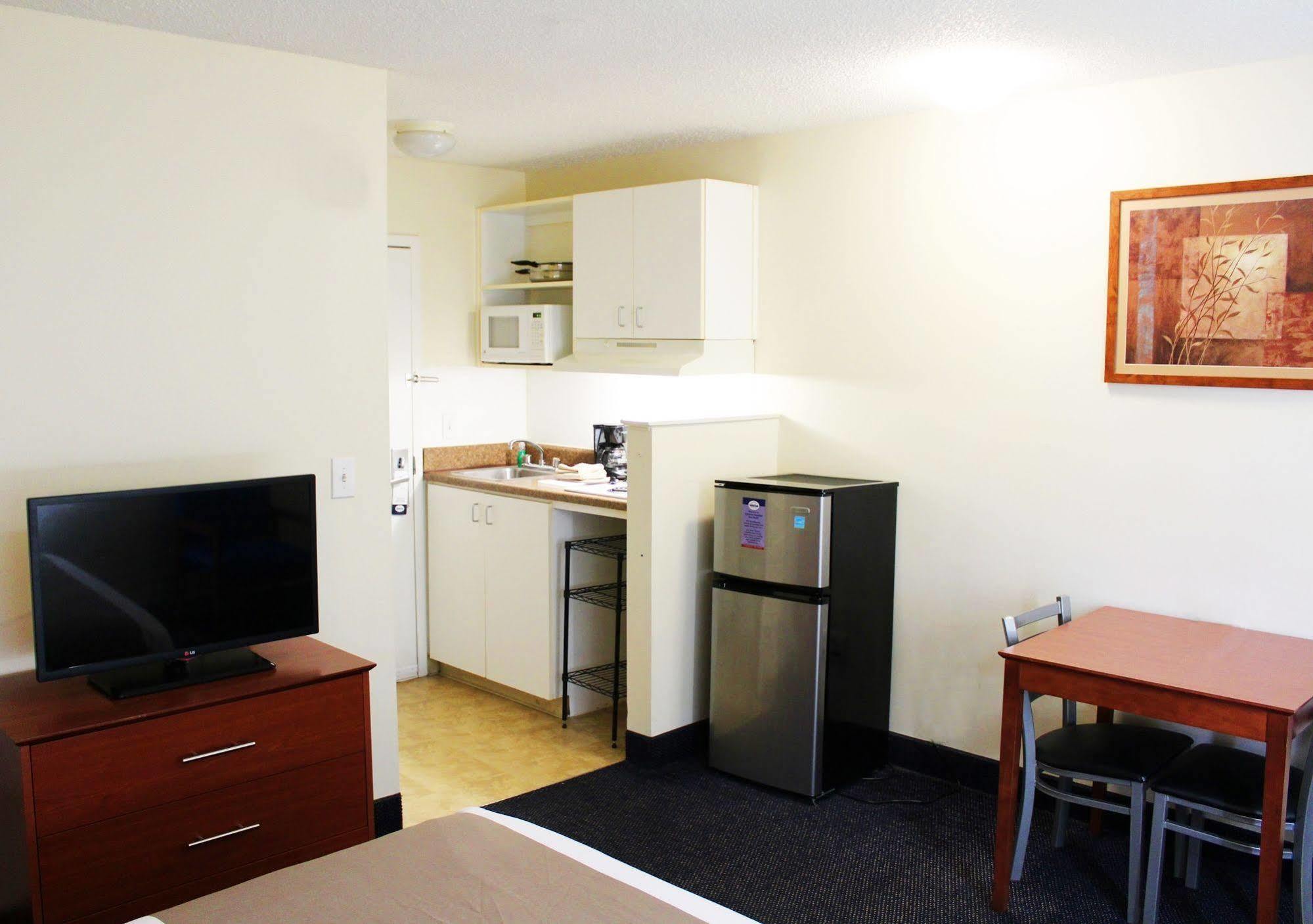 Motel 6-Richmond, Va - I-64 West Генрайко Екстер'єр фото