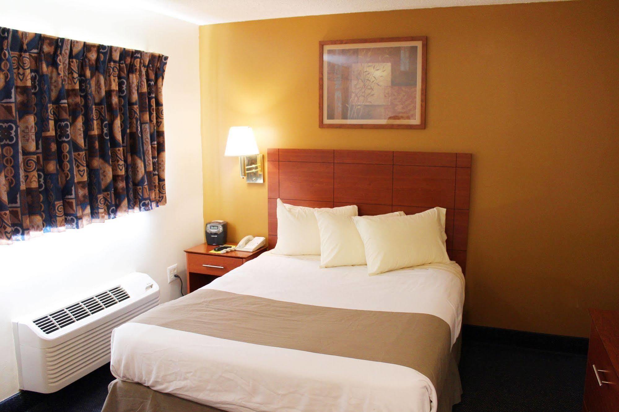 Motel 6-Richmond, Va - I-64 West Генрайко Екстер'єр фото